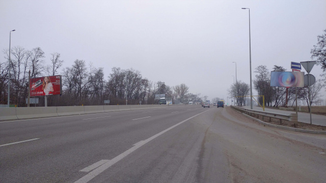 Щит 8x4,  Траса Київ-Одеса, АЗС "WOG", 800 м. до пгт Чабани,  (в'їзд в Київ)
