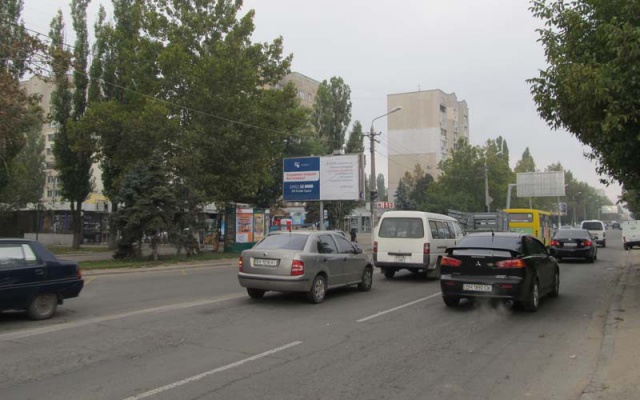 Щит 6x3,  Маршала Малиновського вул., 49 -  Івана та Юрія Лип вул.,