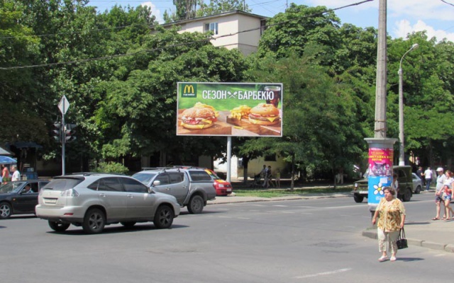 Щит 6x3,  Генерала Петрова вул., 37/43 - Івана та Юрія Лип вул.