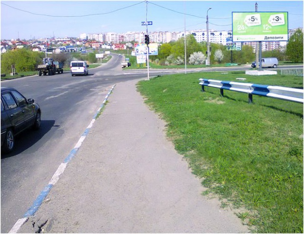 Щит 6x3,  Озерна вул., 2а, - С.Бандери вул., (АЗС "Укрнафта", напроти Автосервіс та Автомагазин "Євро 3")