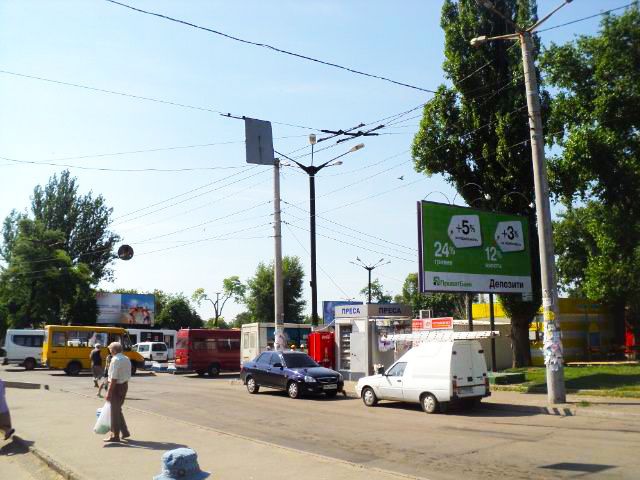 Щит 6x3,  Залізничників вул., 17 - Башкирська вул., (Зал Вокзал ст. "Кривий Ріг - Головна")