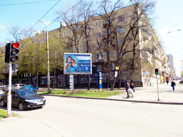 Беклайт 4x3,  Новицького вул.,5 - Соборний пр. ("Райффайзен Банк Аваль",200 до "Альфа Банк" и "Vodafon")