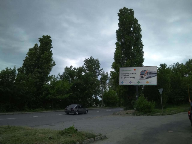 Щит 6x3,  Гагаріна вул. – Верхня Вокзальна вул. (350 м. до Залізн. Вокзалу)