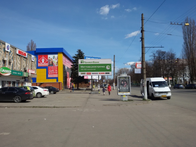 Щит 6x3,  Соборности ул., 35 (Дом Быта, РК "Голливуд"), від  ринку