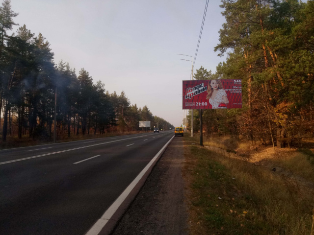 Щит 6x3,  Столичне шоссе (напрямок до "Авторынку , поворт до котеджного містечка  "Золоті ворота" )