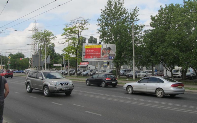 Призма 6x3,  Інглезі вул. - Космонавта Комарова вул., 12 (правий)