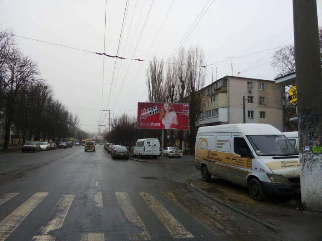 Щит 6x3,  Космонавтів вул., 62