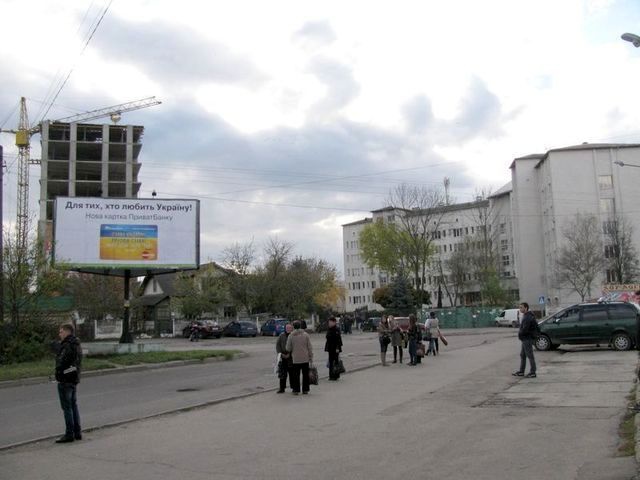 Щит 6x3,  Пулюя вул. - Берегова вул.,