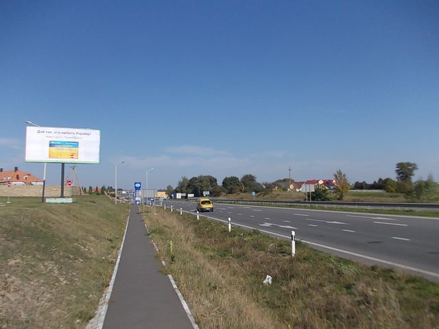 Щит 6x3,  Київськая траса, в'їзд зі  Львова (№2, АЗС "Укрнафта")