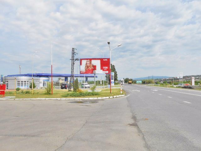 Щит 6x3,  Виїзд з  Мукачево (АЗС Market  до АЗС "Укрнафта", напроти  Автоцент-Ужгород "Mitsubishi")