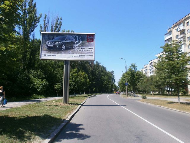 Щит 6x3,  Первозванного  А. віул., 22 (300 м до пр. Юності)