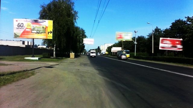 Щит 5.88x2.88,  Рівенська вул.,  (в'їзд в Луцьк) (напроти АЗС "БРСМ", 200 м. к АЗС "Окко", до "Mercedes Benz" та Авторинку)