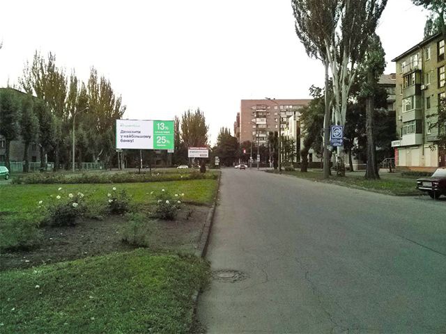 Щит 6x3,  Васякина вул.,4, (розподільча смуга) до Гагарина пр.