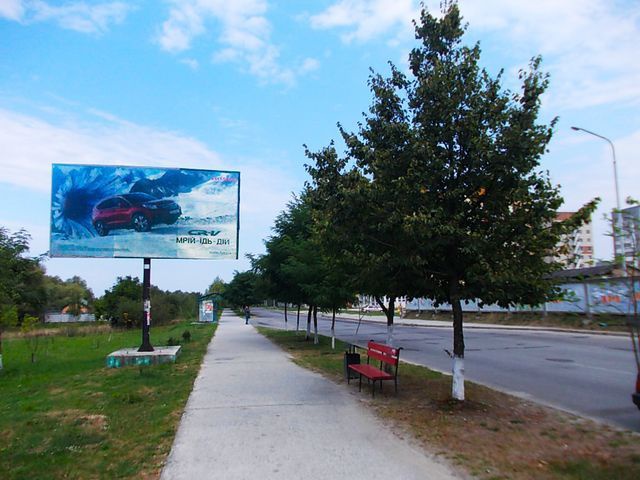 Щит 6x3,  Набережна вул., (біля пішоходного мосту)