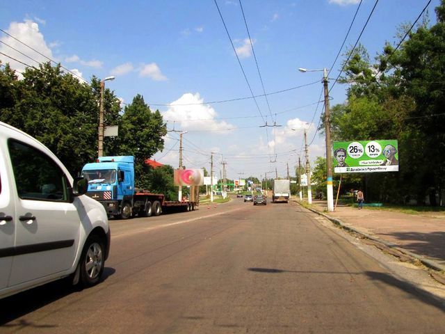 Щит 6x3,  Перемоги вул., 84  (Статуправлінння, 100 м до ПриватБанк )