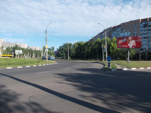 Щит 6x3,  30-річчя Перемоги вул., - Олены Теліги вул., (кільце, напроти ТЦ"Квартал", к "Епіцентру" та "Фокстрот")