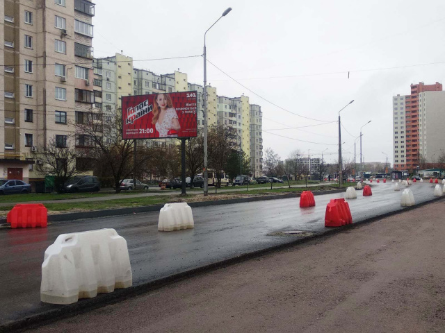 Щит 6x3,  Милославська вул., 10а    ("Сільпо")
