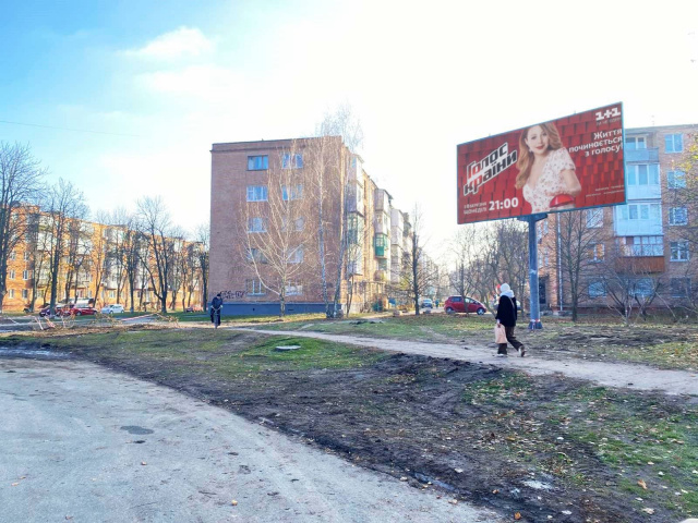 Щит 6x3,  Покровська пл. до супермаркетів"Оптовичок","Фуршет") "Фокстрот"