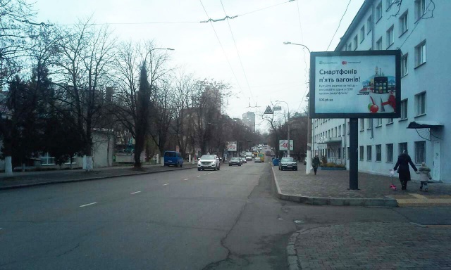 Скролл 3.14x2.3,  Черняховського вул. 24 - пл. "10-го квітня" (банк "АВАЛЬ")