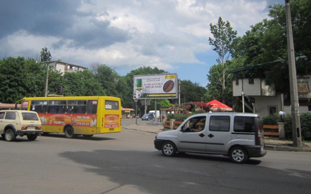 Призма 6x3,  Генерала Петрова вул. - Іцхака Рабіна вул., 225/1
