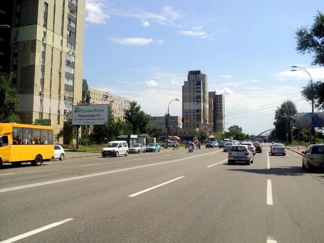 Щит 6x3,  Днепровская набережная ул., 7 (напротив "Райффайзен Банк Аваль")
