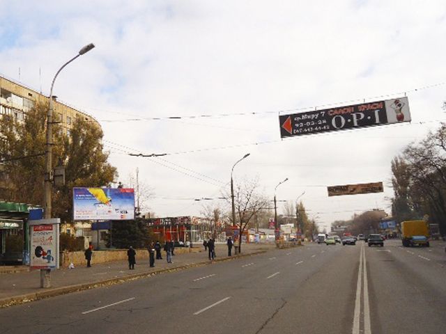 Щит 6x3,  Миру пр., 7 (перед  зупинкою "Героїв підпільників")