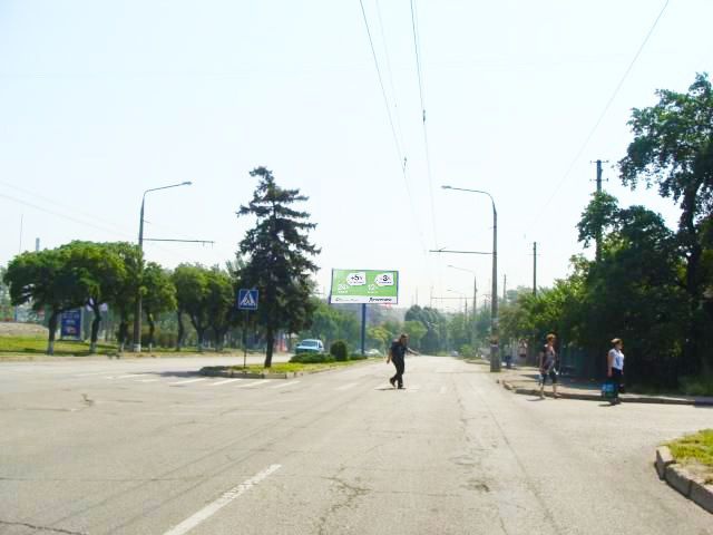 Щит 6x3,  Демократична вул., - в'їзд в Заводській р-н в центр (50 м. АЗС "Укрнафта")