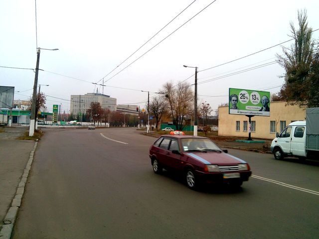 Щит 6x3,  Вокзальная ул., 24 ( Райффайзен Банк Аваль, БТК-центр)