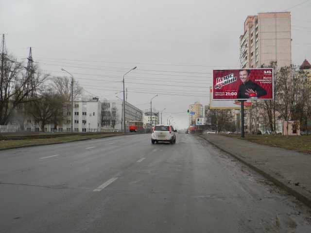 Призма 6x3,  Автозаводська вул., 61 - 800 м. від Полярна вул.