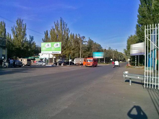 Щит 6x3,  Горняків вул., 38, мкр. Інгулець (автовокзал, ринок), за поворотом