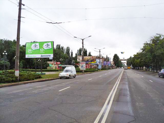 Щит 6x3,  Металургів пр., парк