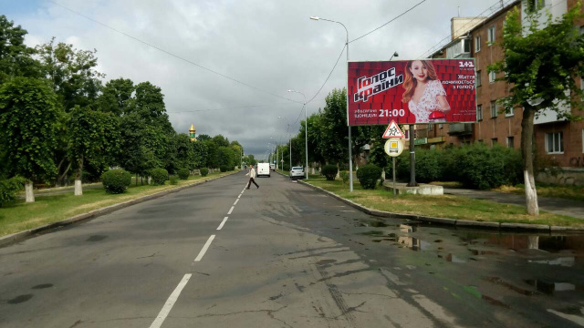 Щит 6x3,  Незалежності вул., 60