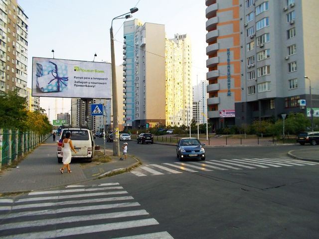 Щит 6x3,  Гмыри Б. ул., 3, 180 м. от Бажана Н. пр.