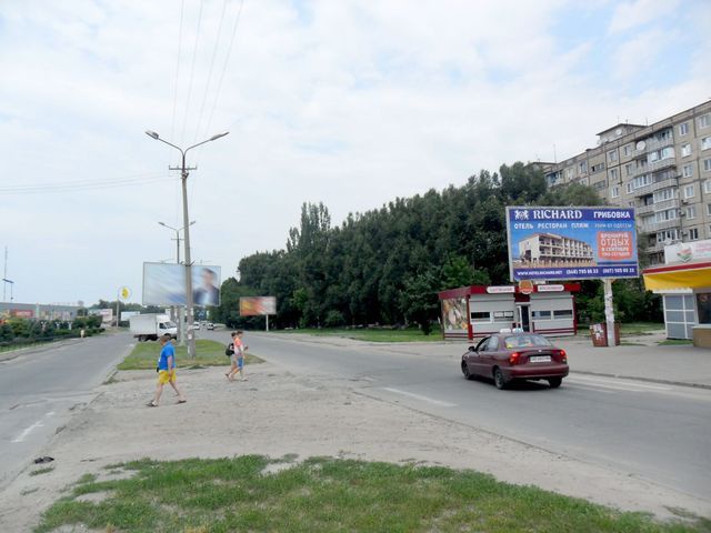 Щит 6x3,  Кондратюка ул., 5, возле ТЦ Арника, Билла, Комфи, в центр