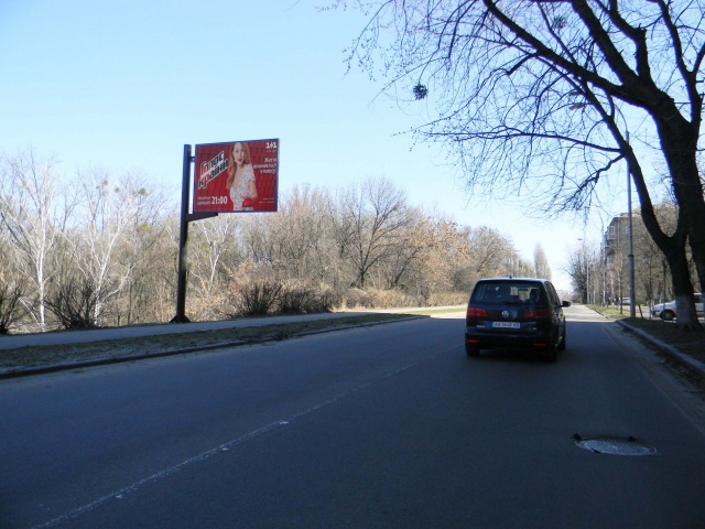 Щит 3.1x2.2,  Уманська вул., 47 - 200 м. від Чоколівського буль.