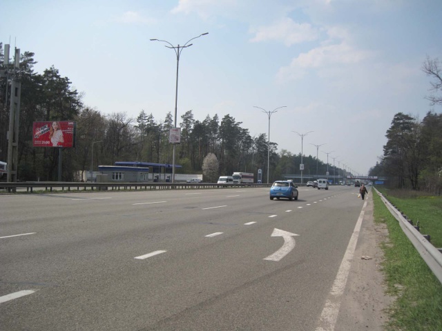 Щит 8x4,  23,650 км. автомагистралі Бориспіль - Київ